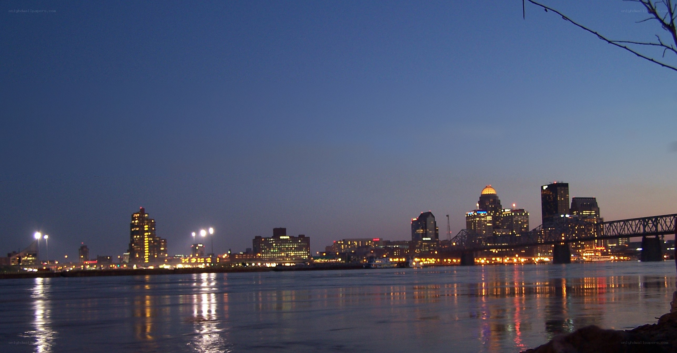 Cincinnati skyline at dusk