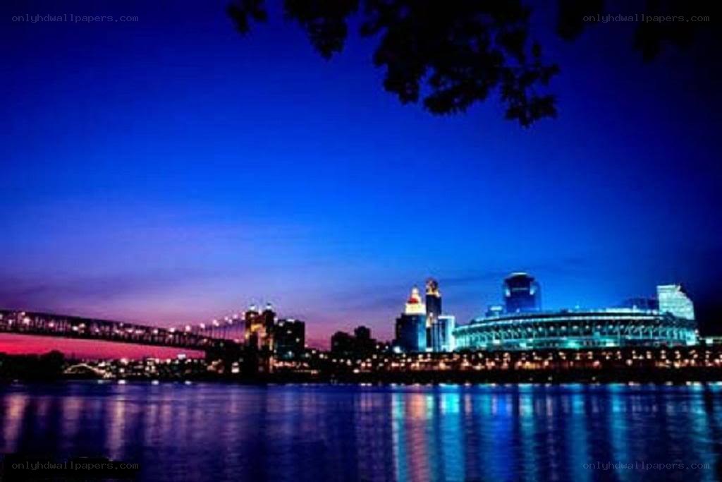 Cincinnati skyline at dusk
