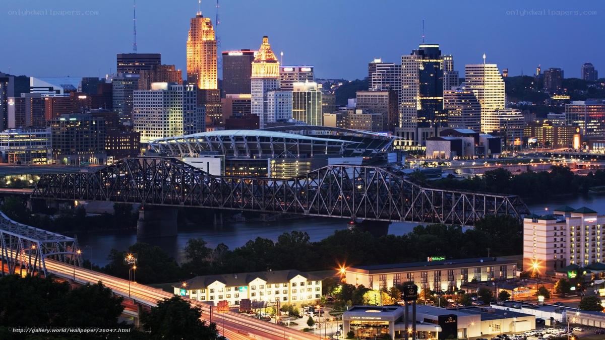 Cincinnati skyline at dusk