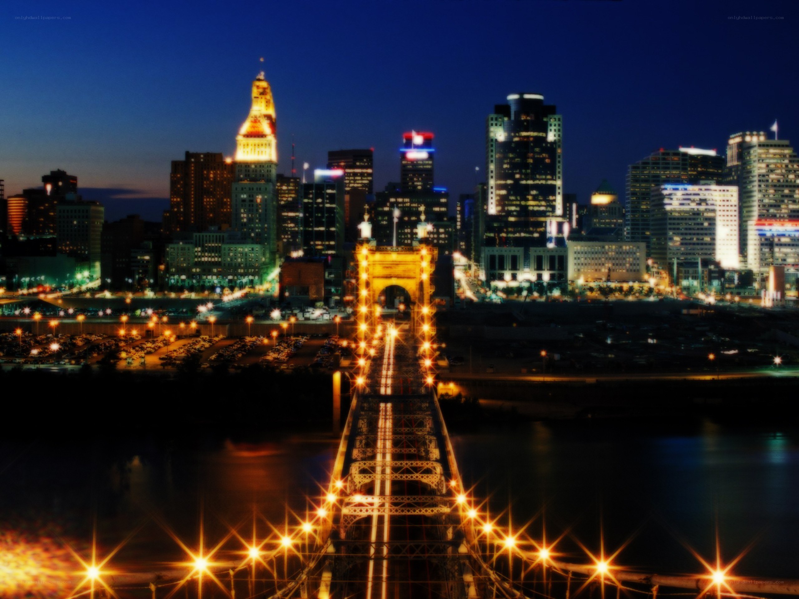 Cincinnati skyline at night