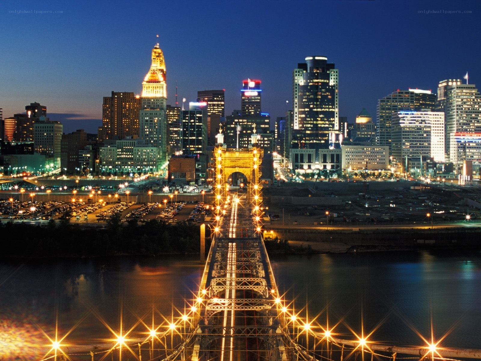 Cincinnati skyline at night