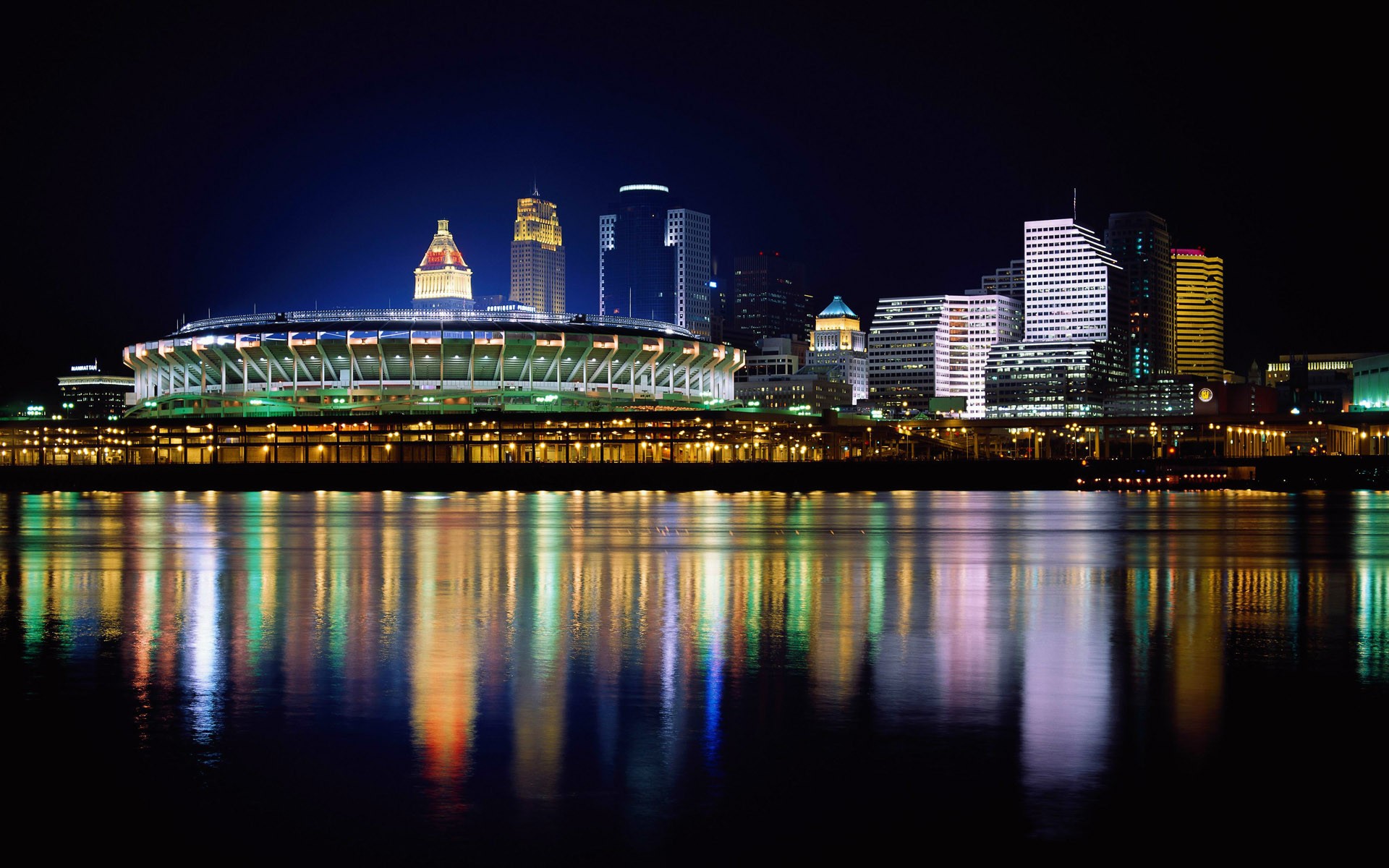 Cincinnati skyline at night