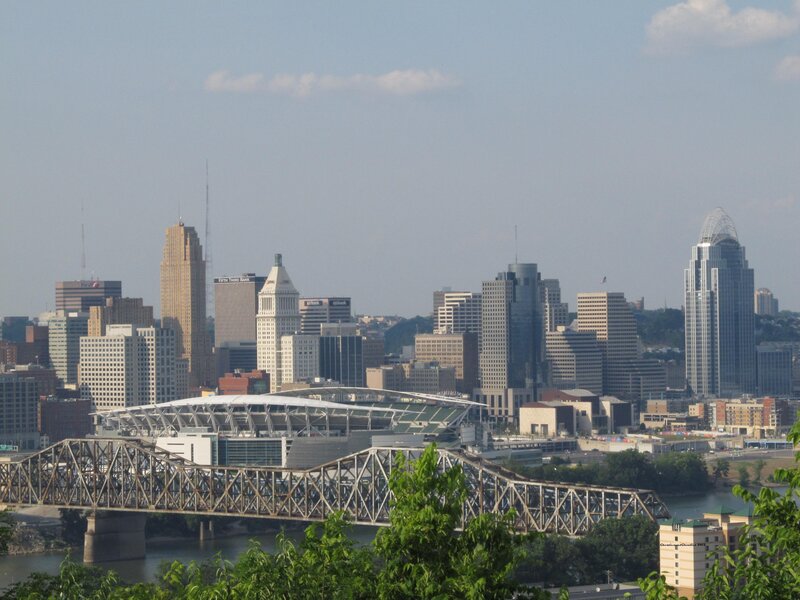 Cincinnati Skyline — Gray