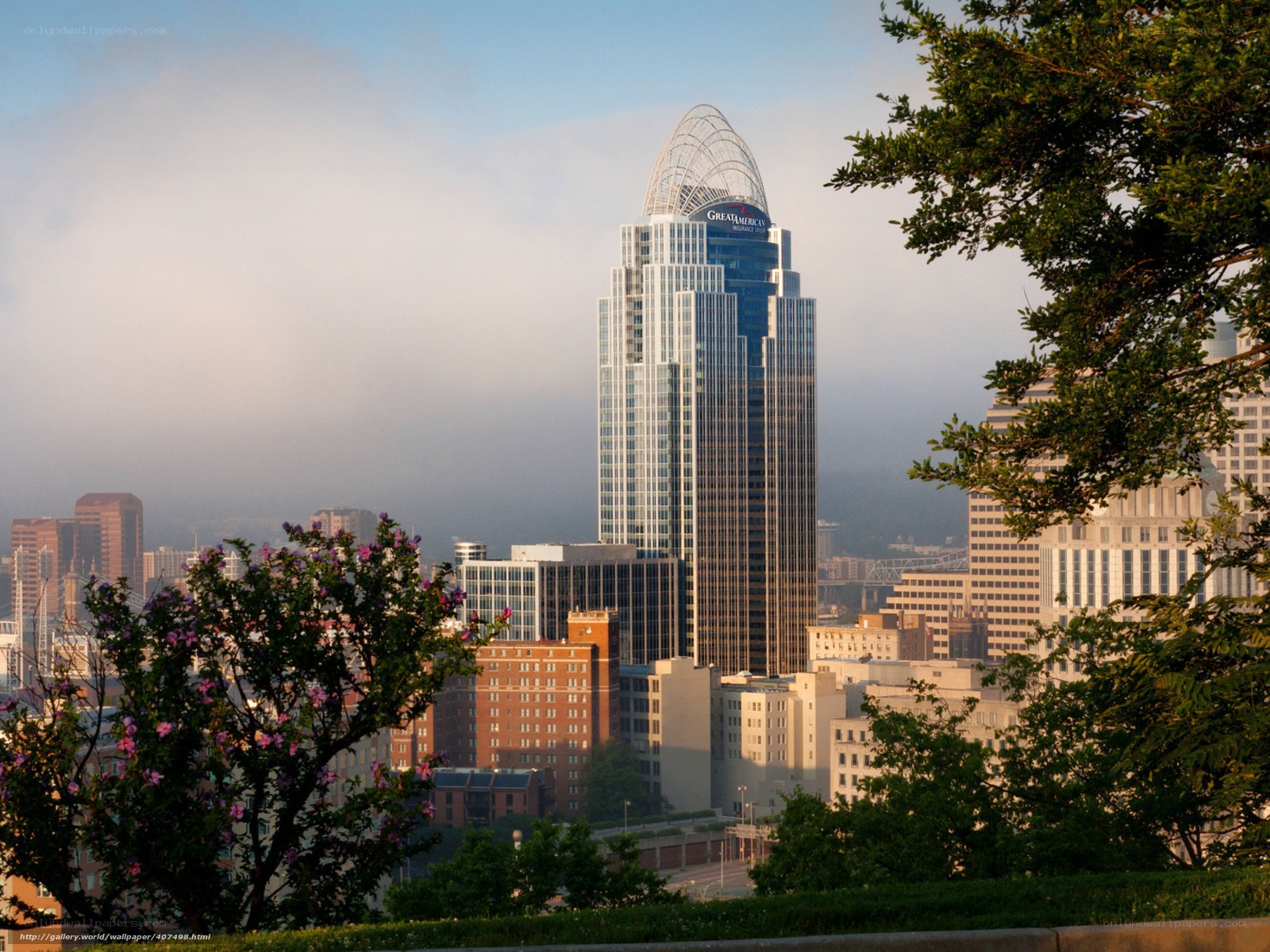 Cincinnati skyline with Great American Tower