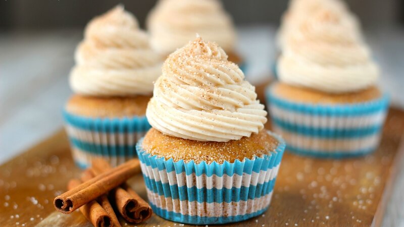 Cinnamon Cupcakes — Blue, Appetizing