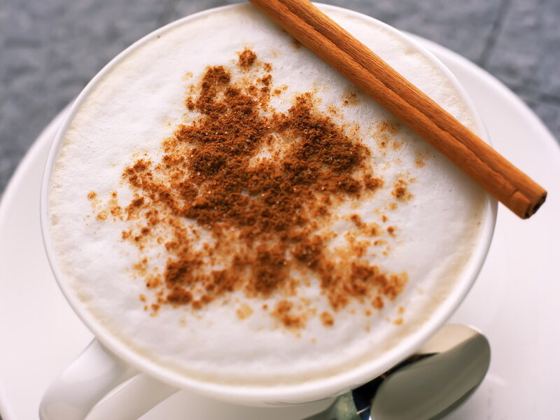 Cinnamon-sprinkled cappuccino