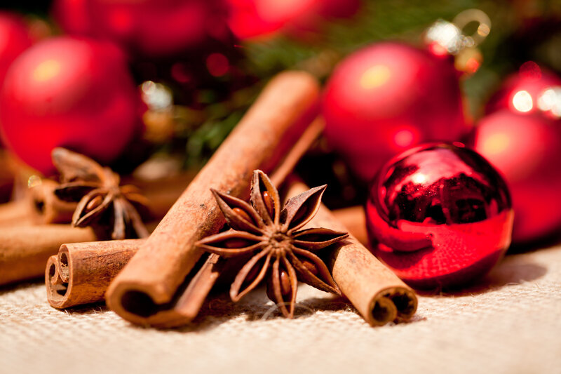 Cinnamon Sticks and Star Anise — Red