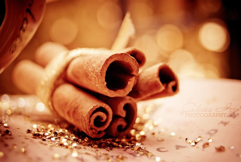 cinnamon sticks with glitter
