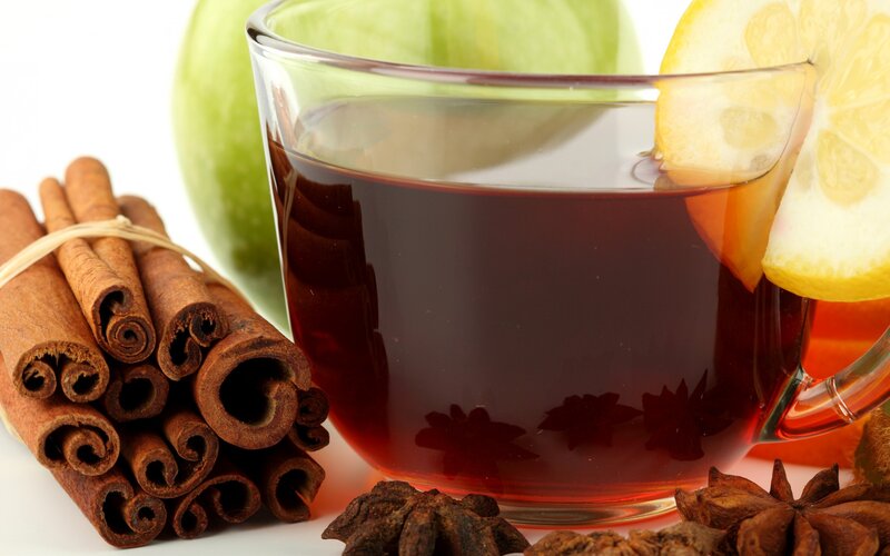 Cinnamon tea with lemon and apple