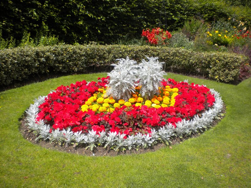 Circular Flower Bed — Red