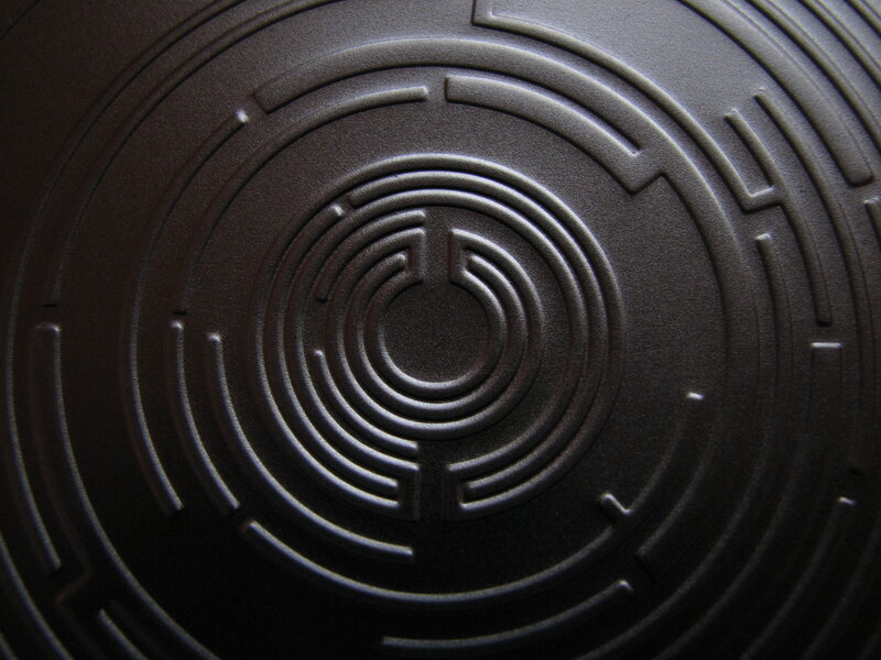 Circular Maze Pattern — Black
