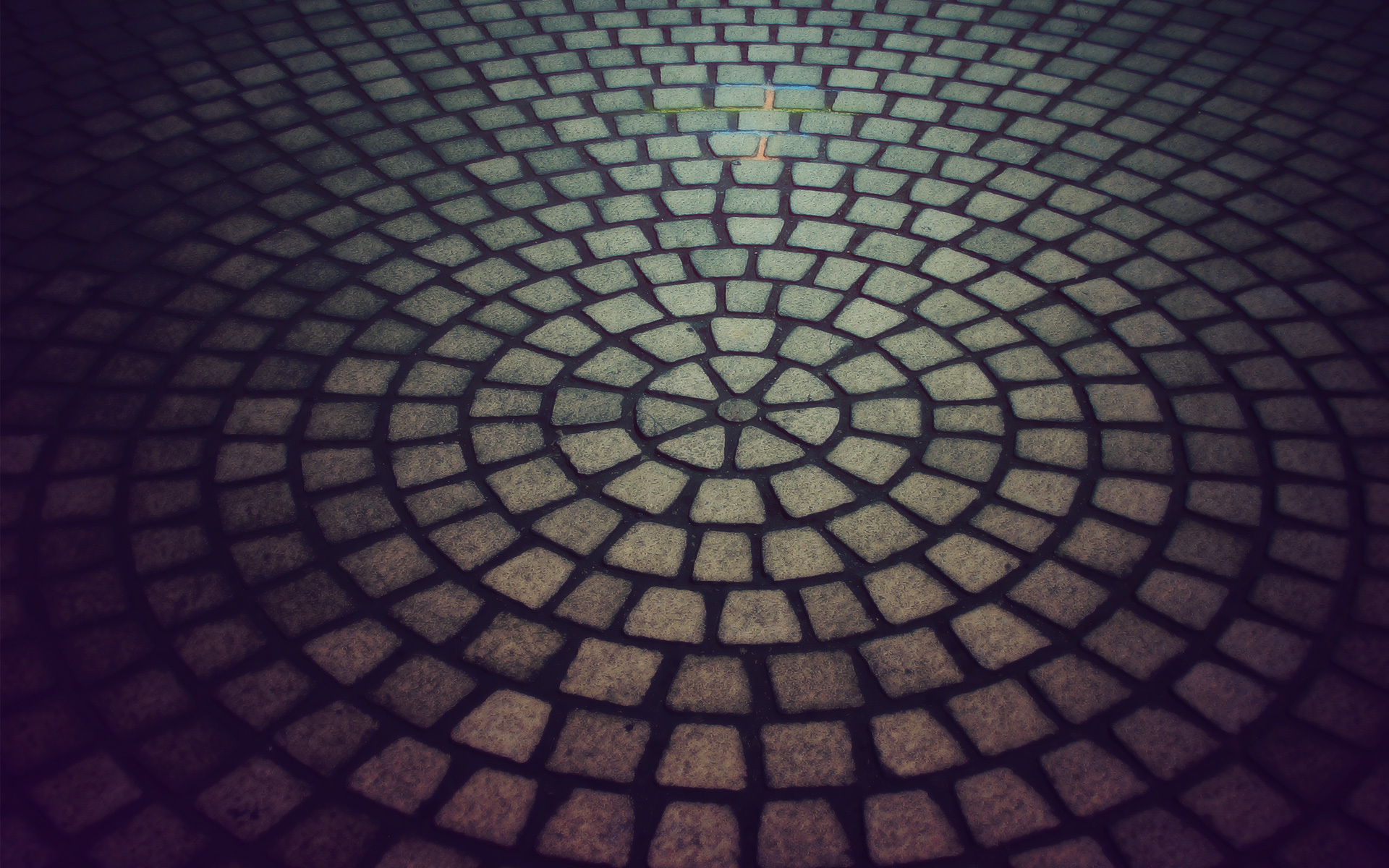 Circular stone pavement pattern