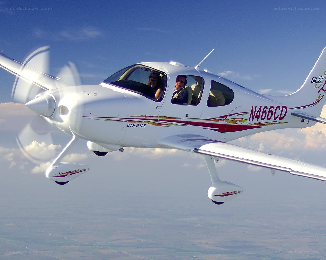 Cirrus SR22 in flight