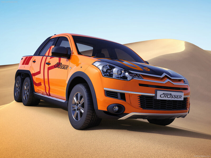 Citroën C3 Picasso in desert