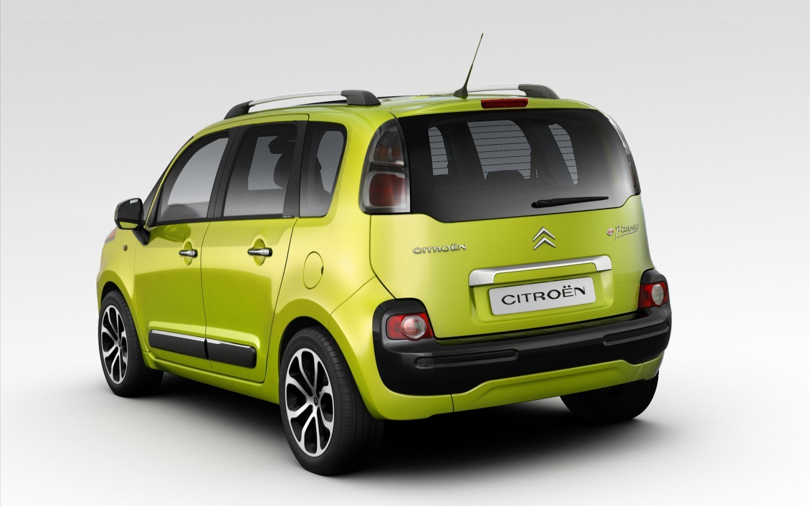 Citroën C3 Picasso rear view