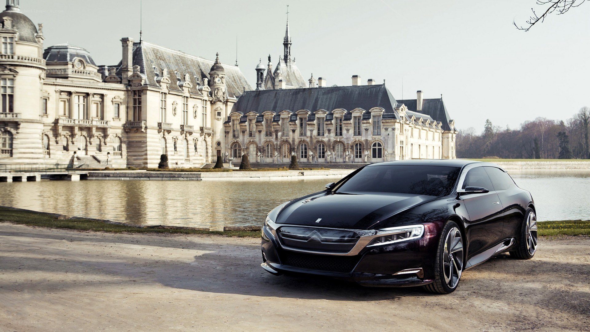 Citroën concept car at chateau