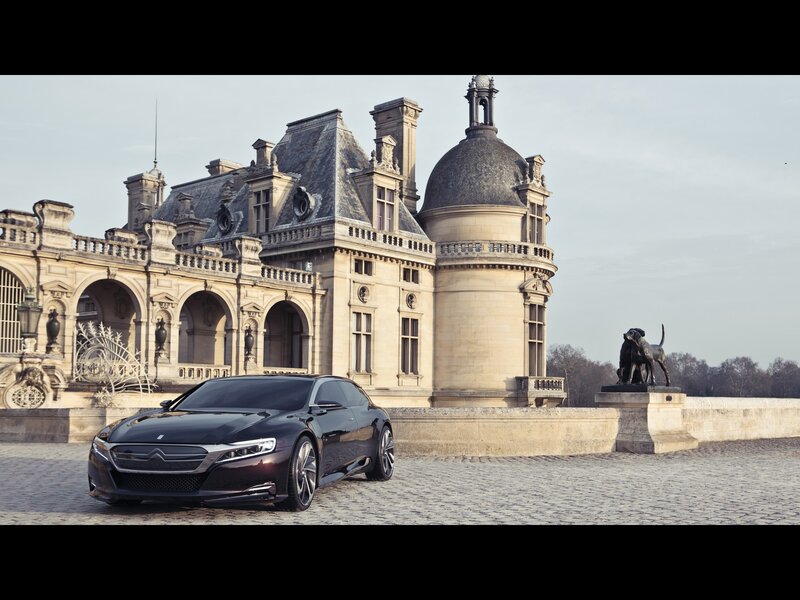 Citroën concept car at palace