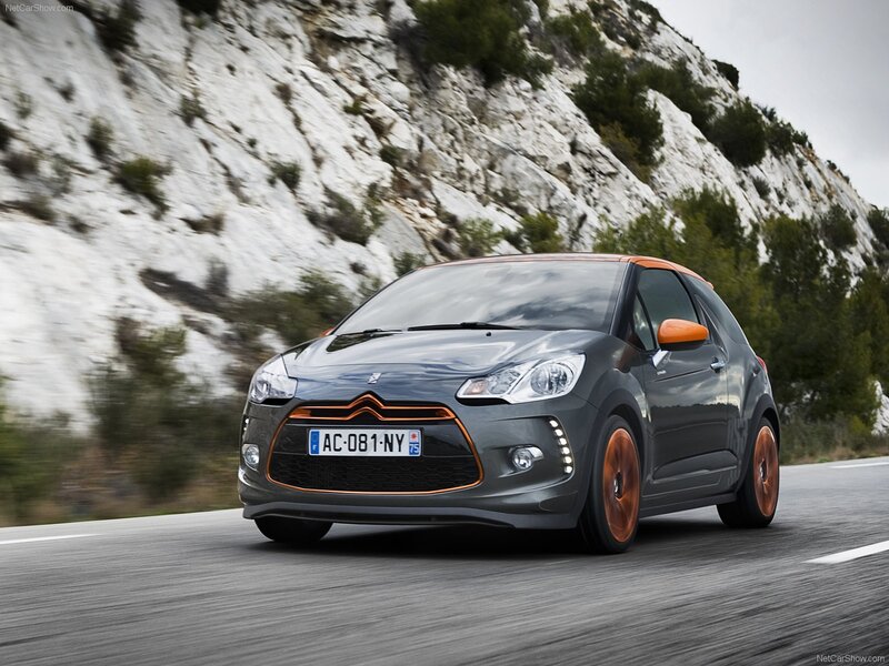 Citroën DS3 Racing on a mountain road