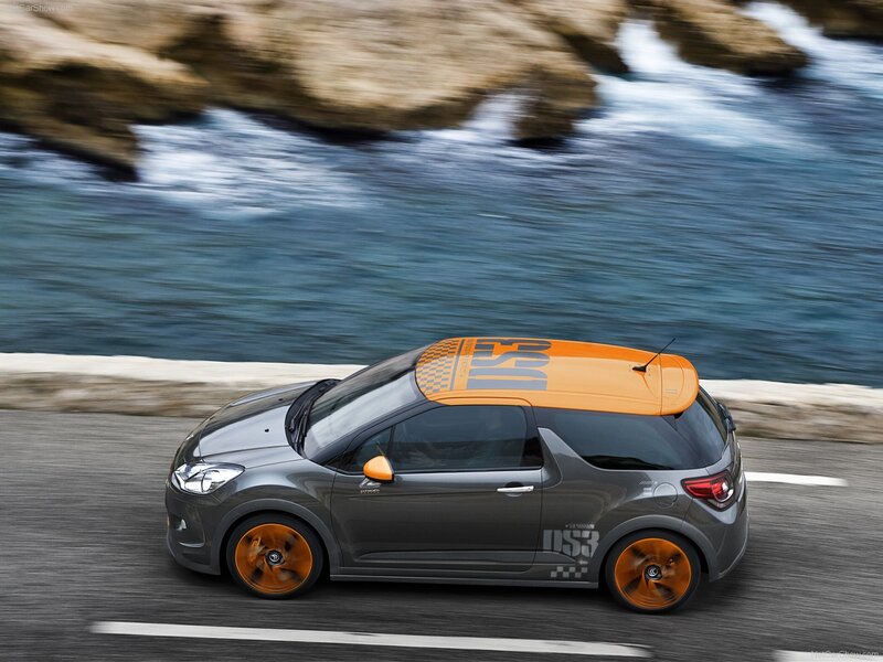 Citroën DS3 Racing on coastal road