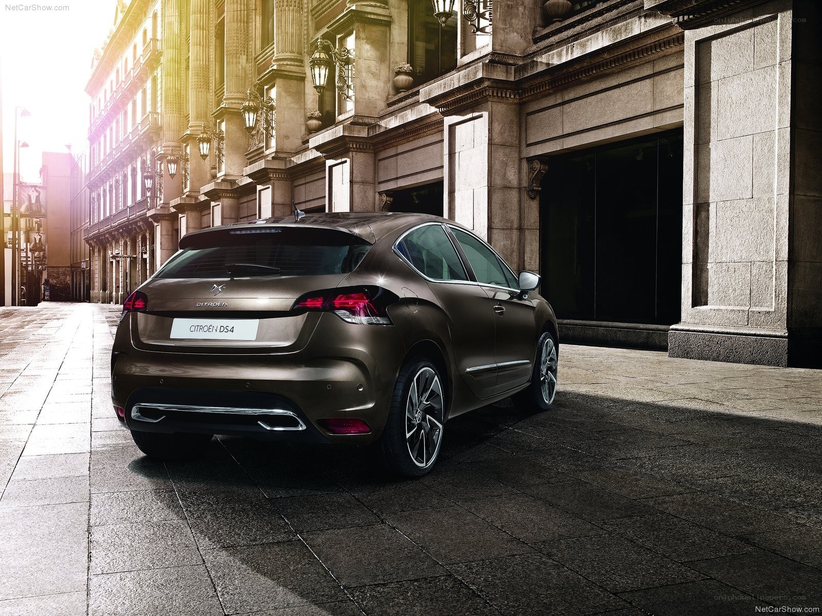 Citroën DS4 in urban setting