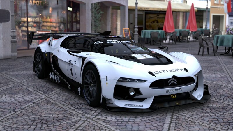 Citroën race car on cobblestones