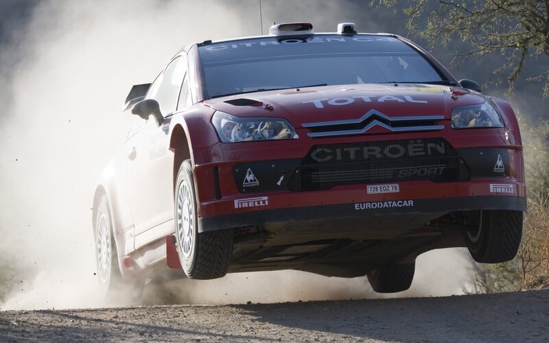 Citroën rally car in action