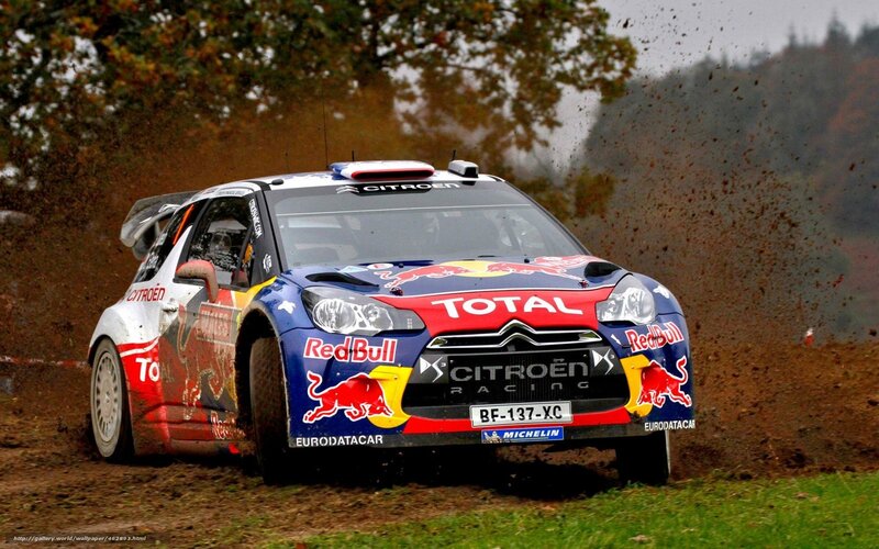 Citroën rally car in action
