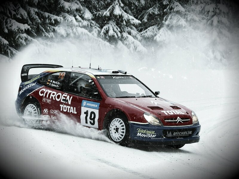 Citroën rally car in snow