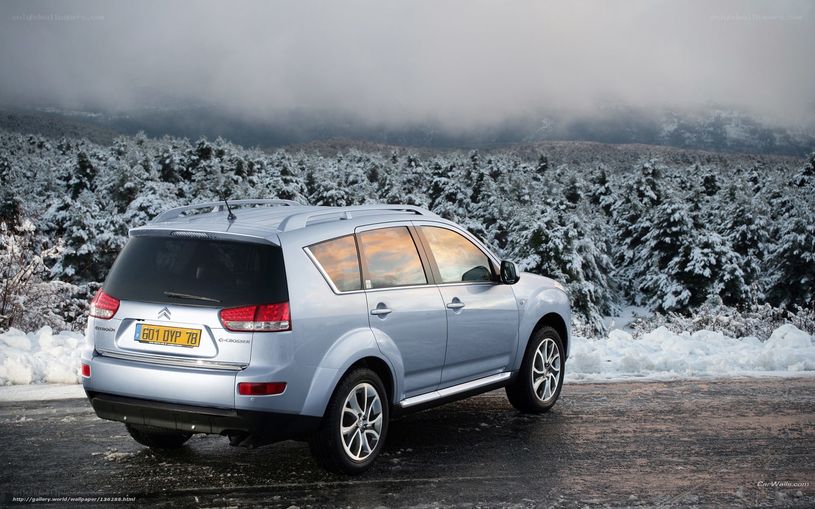 Citroen C-Crosser in snowy landscape