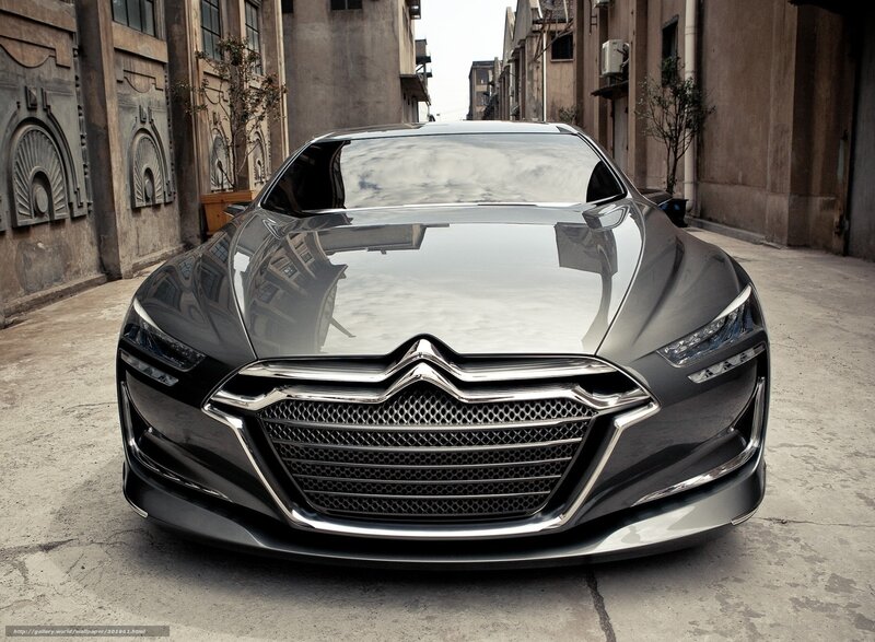 Citroen concept car in alley