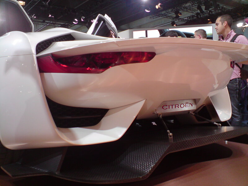 Citroen concept car rear view