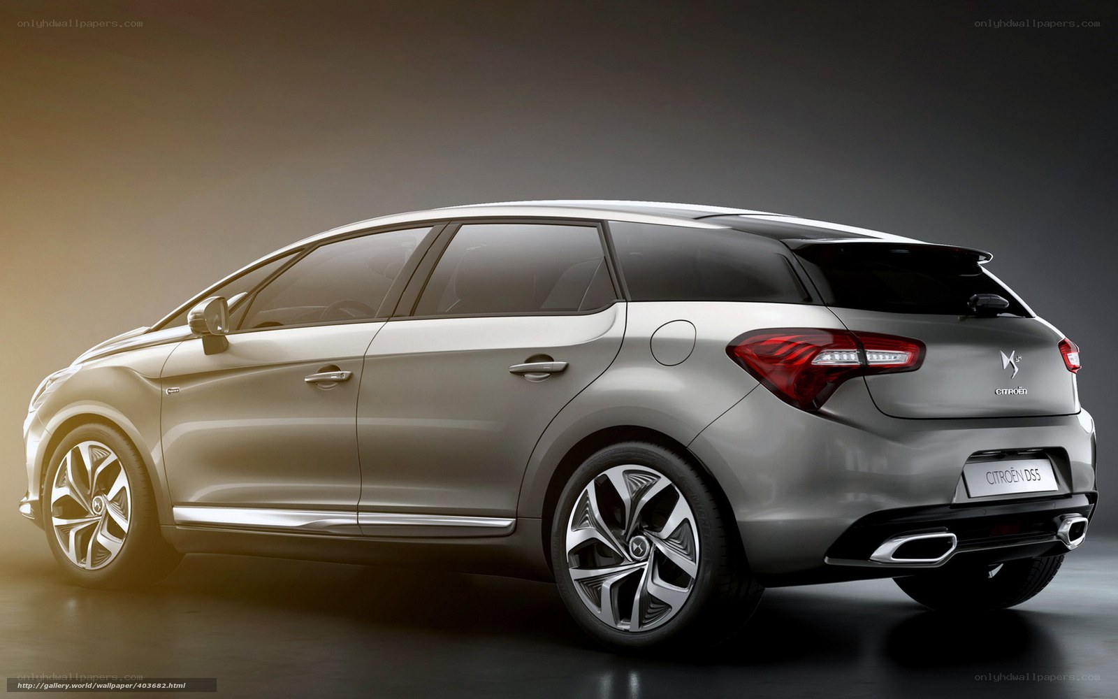 Citroen DS5 rear view