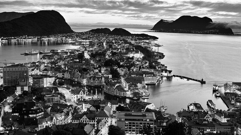 City by the Fjord — Black