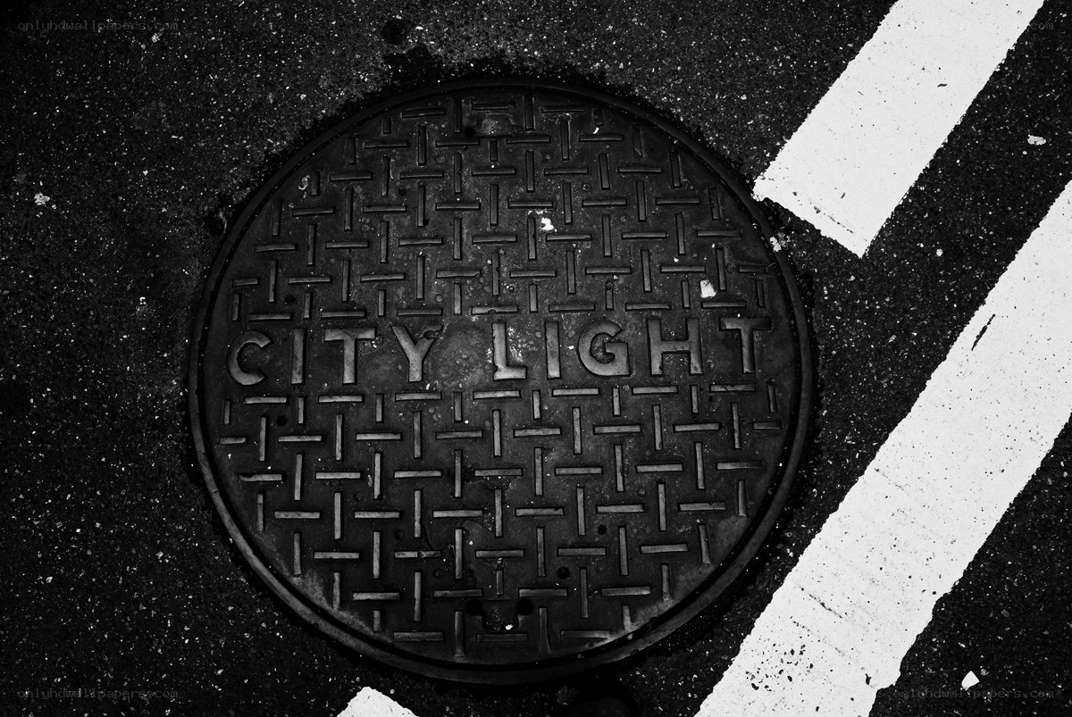 City light manhole cover
