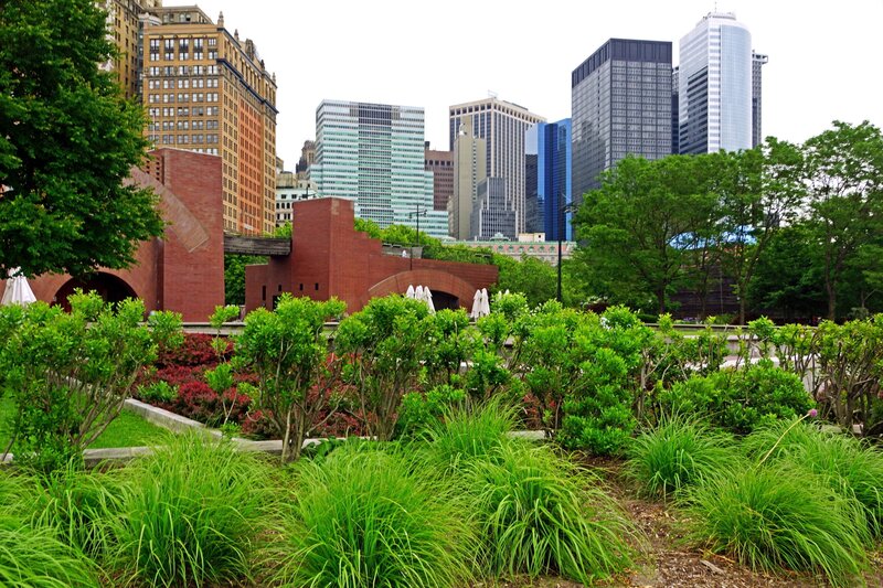 City Park with Skyscrapers — Green