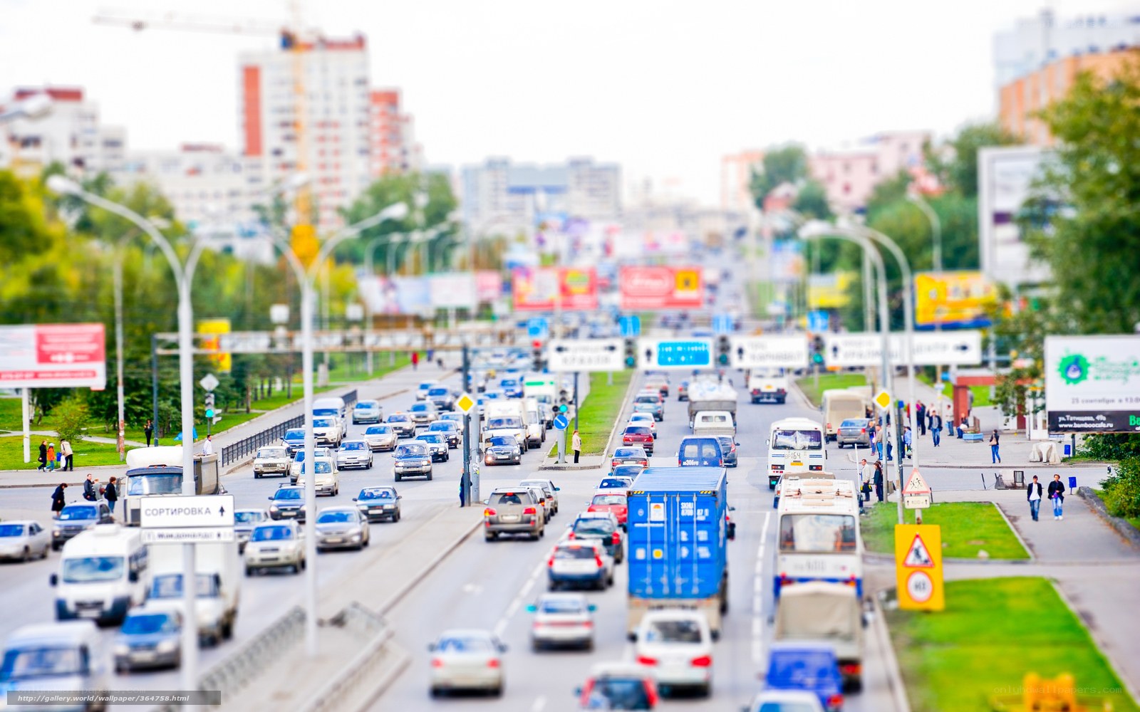 City traffic with tilt-shift effect