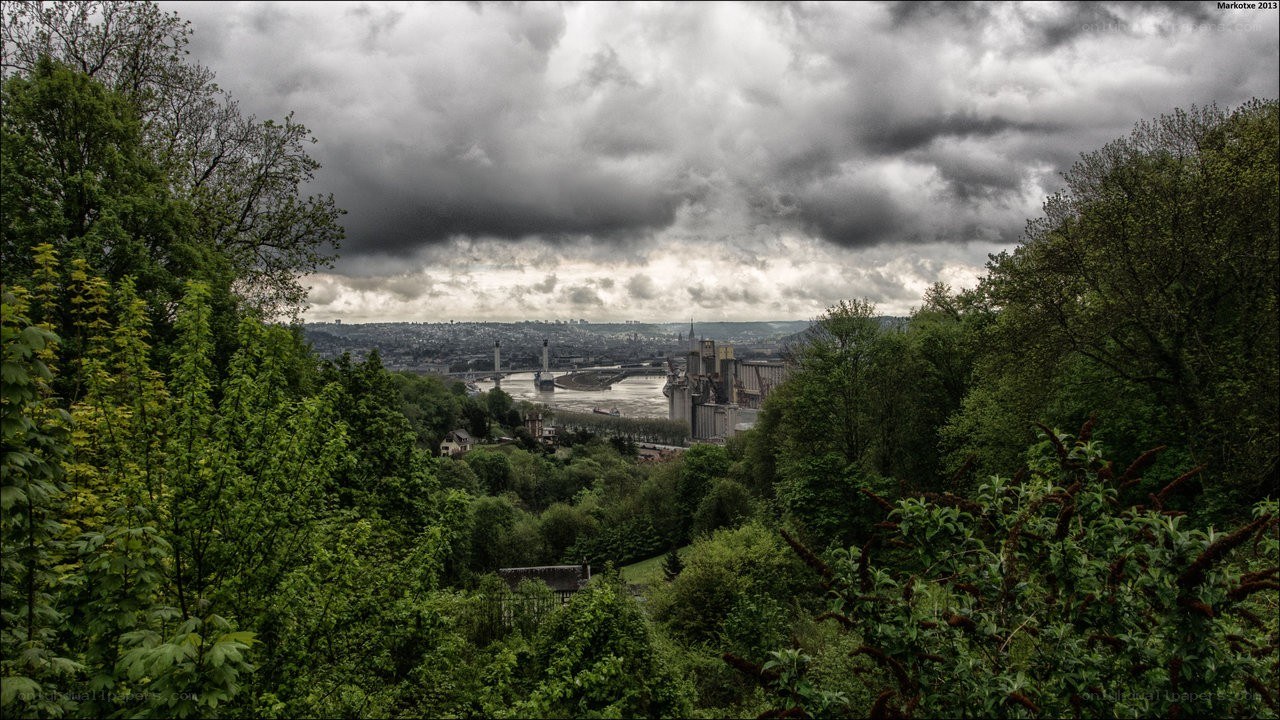City view under stormy sky