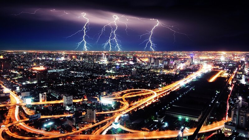 Cityscape with Lightning — Black