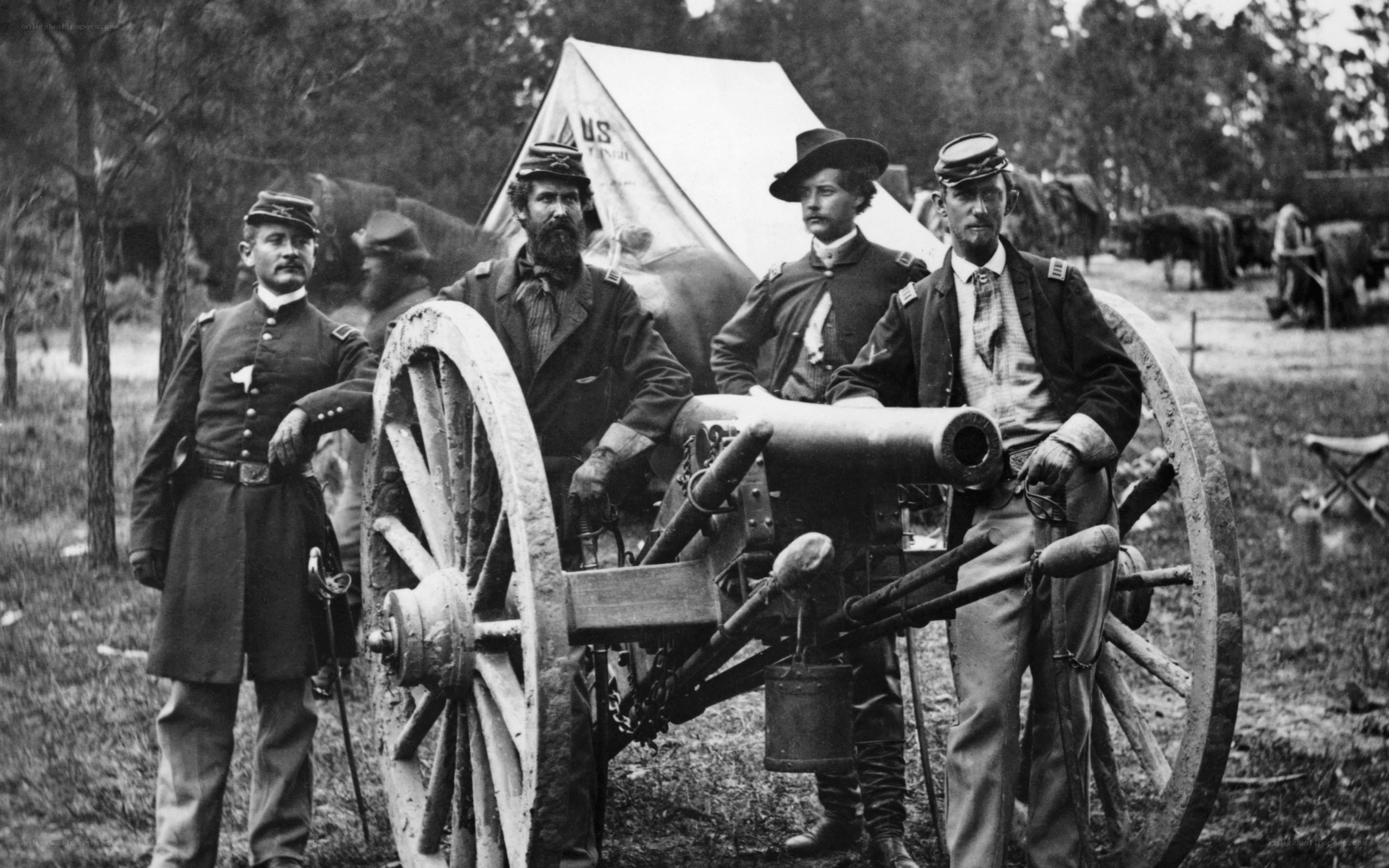 Civil War artillery crew