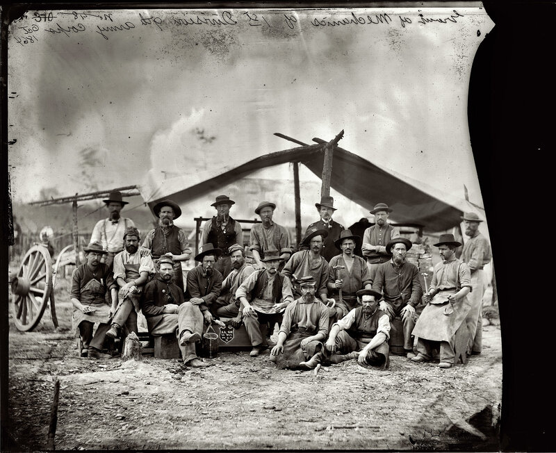 Civil War-era soldiers group portrait