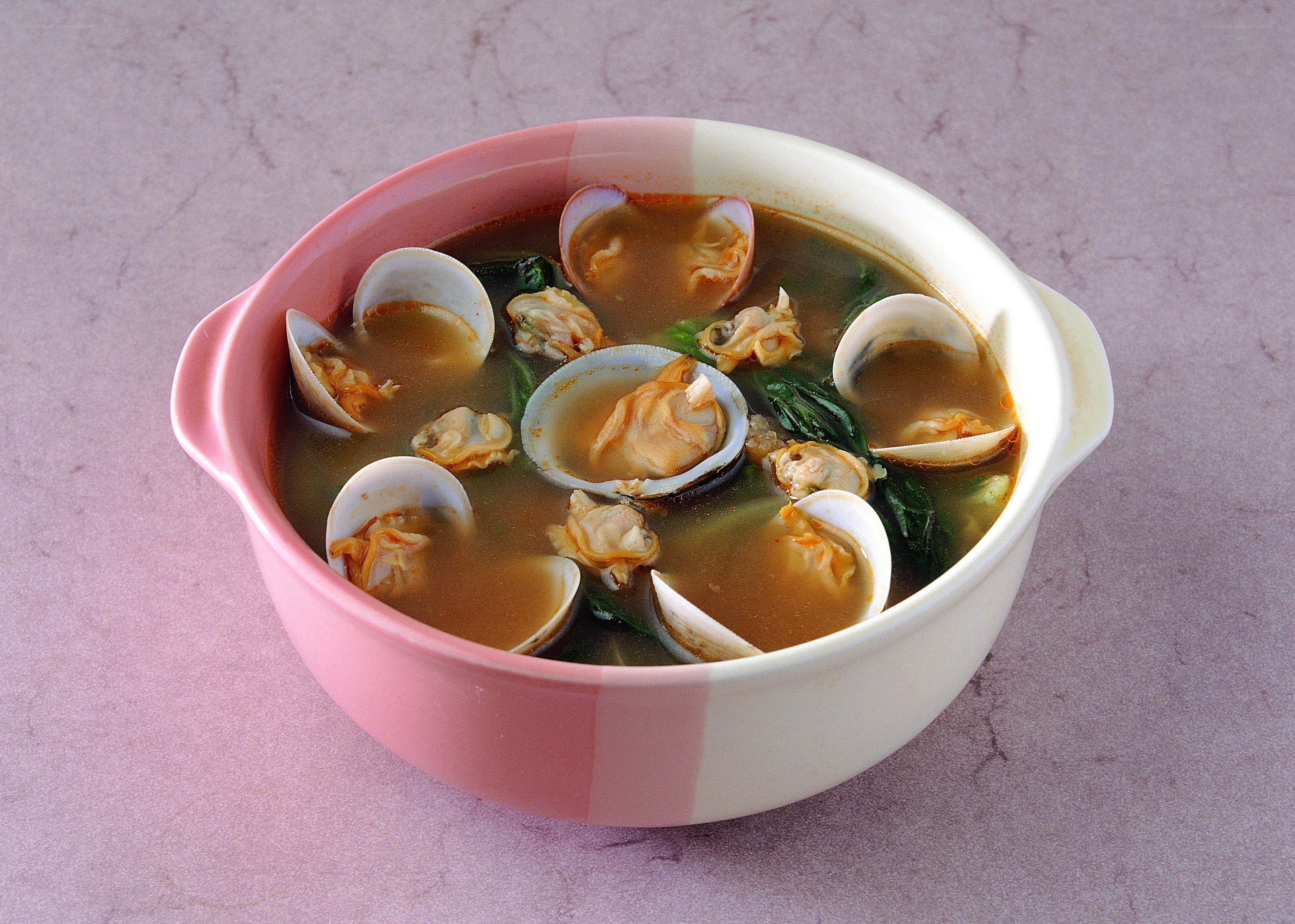 Clam and Spinach Soup