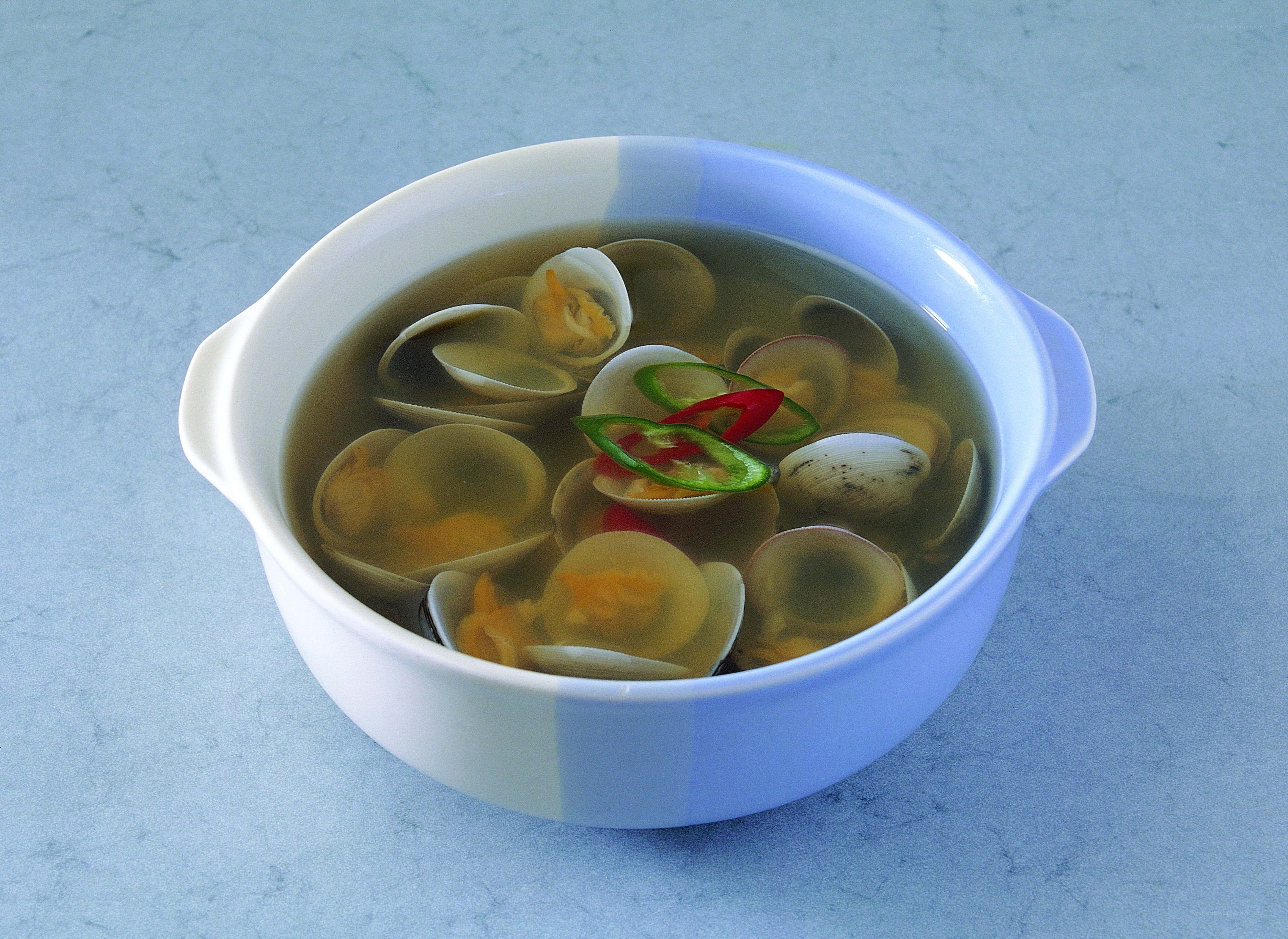 Clam soup in a bowl