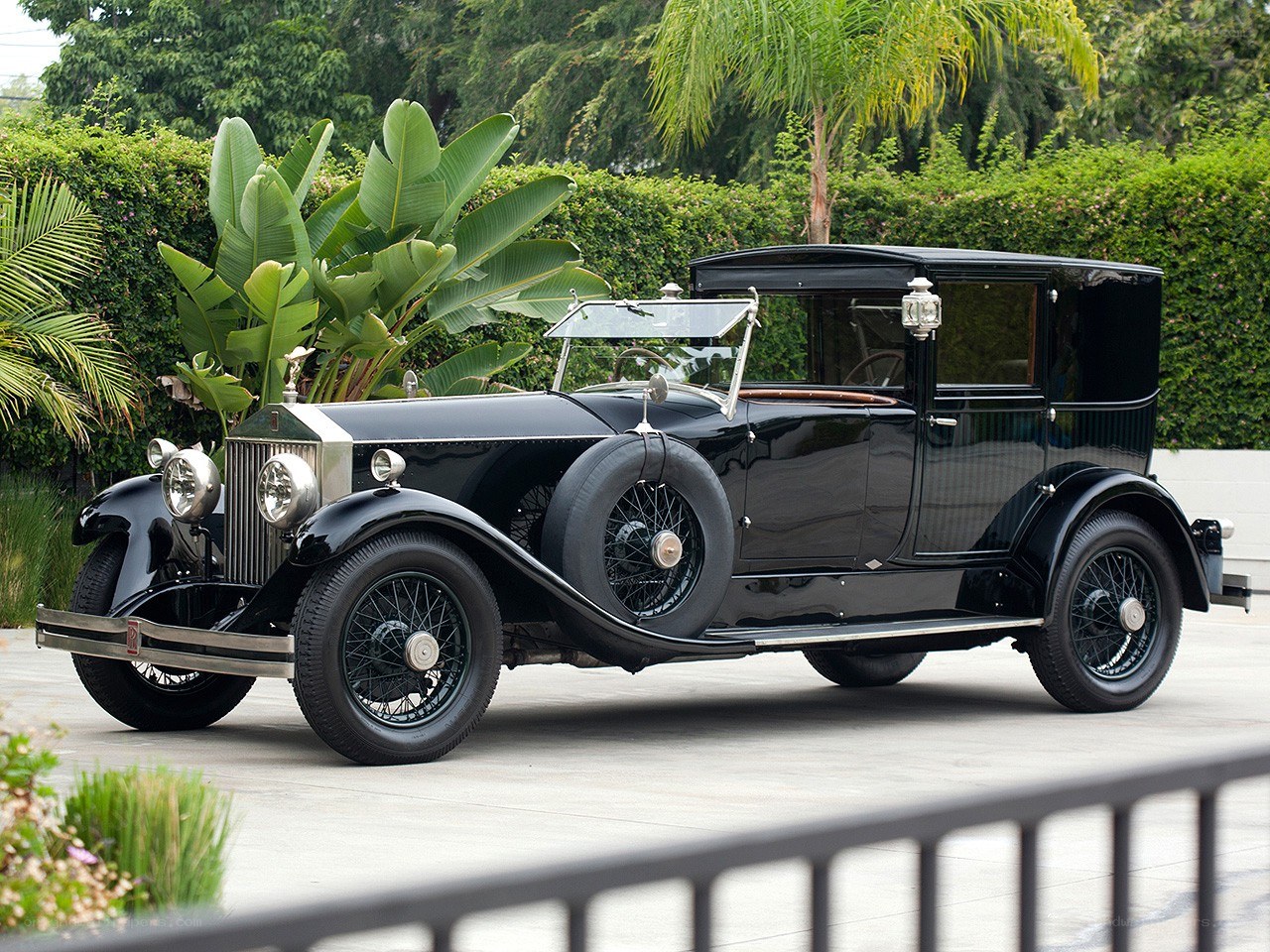 Classic black Rolls-Royce car