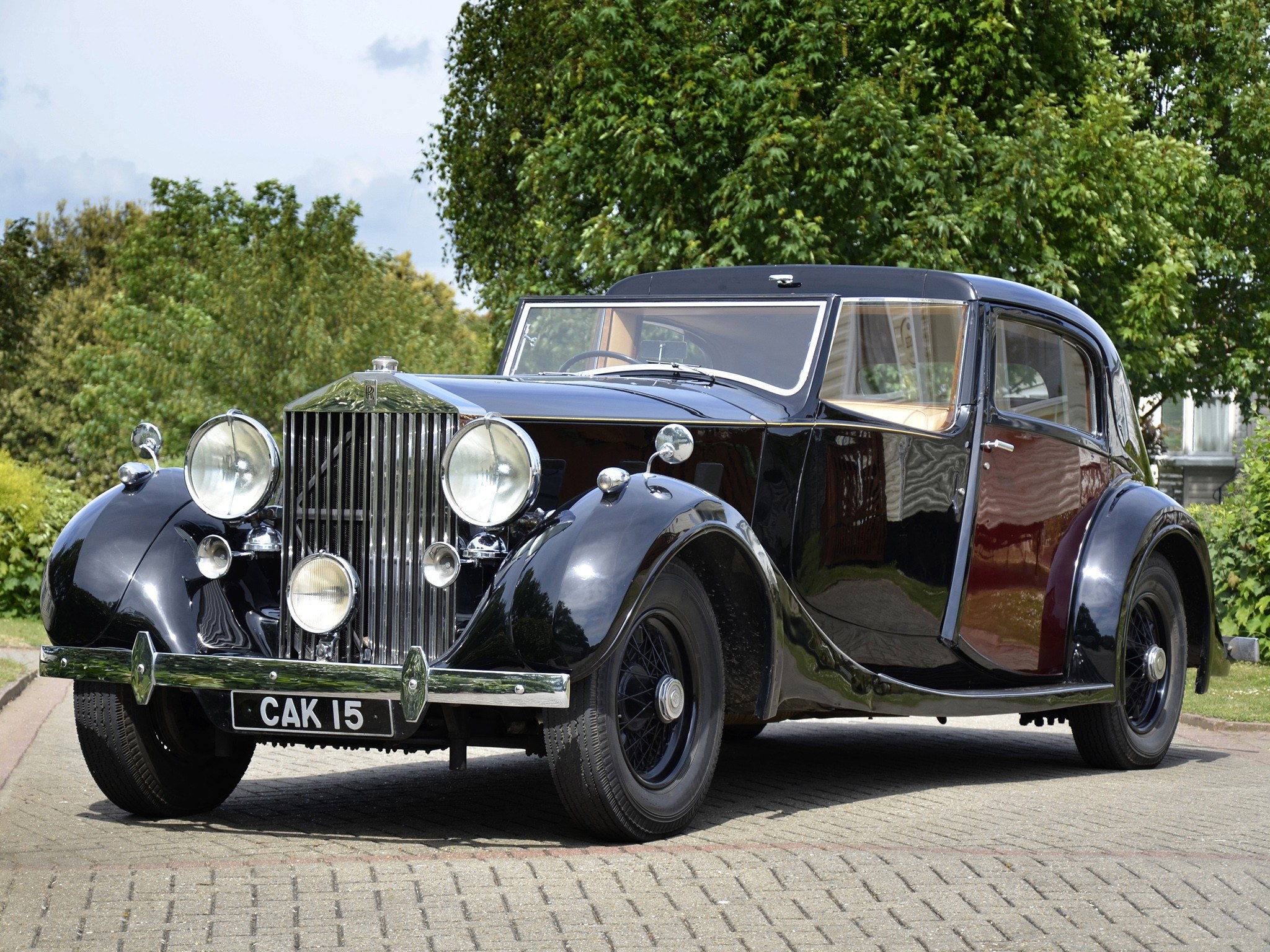 Classic black Rolls-Royce car