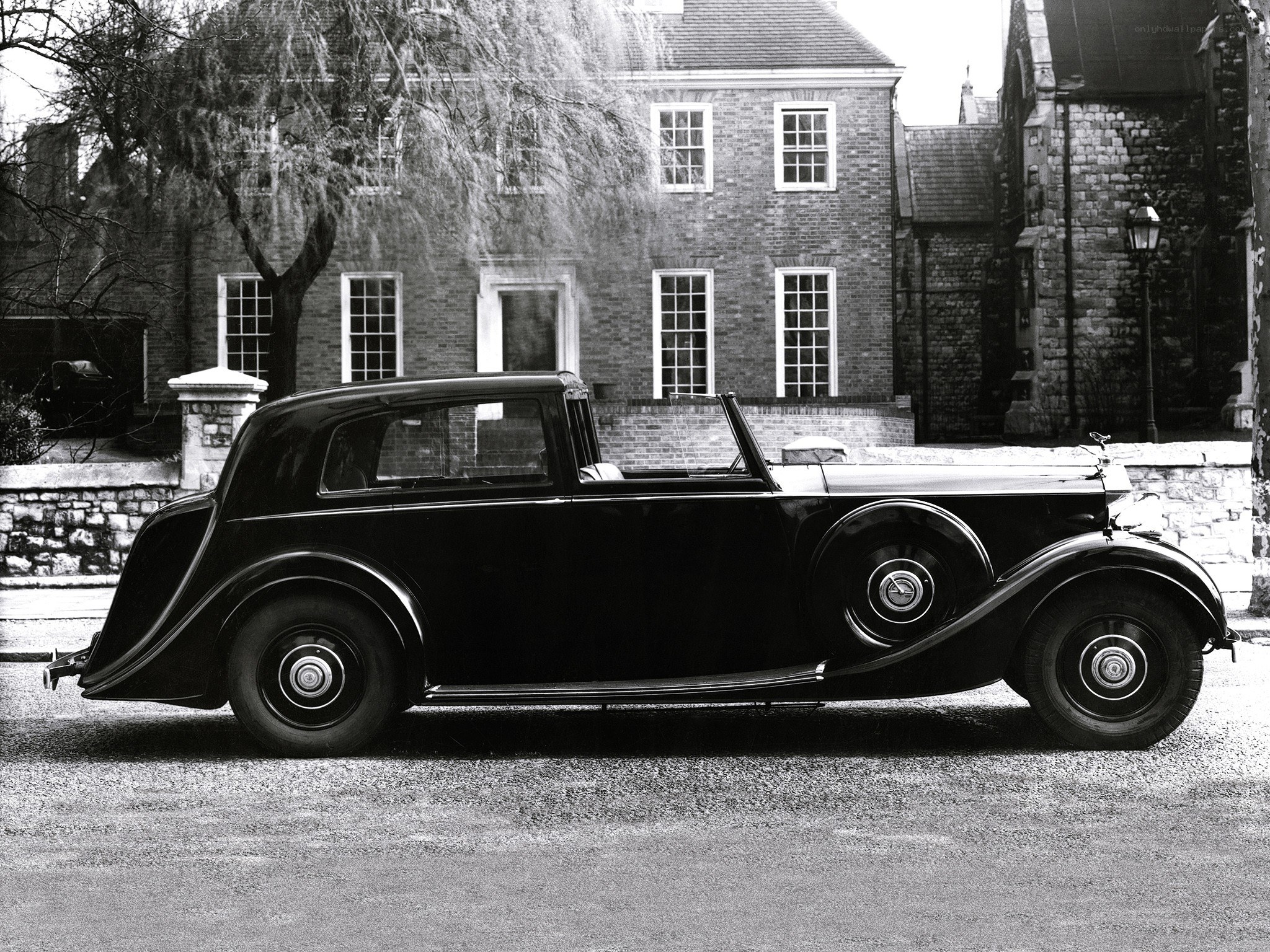Classic black Rolls-Royce car