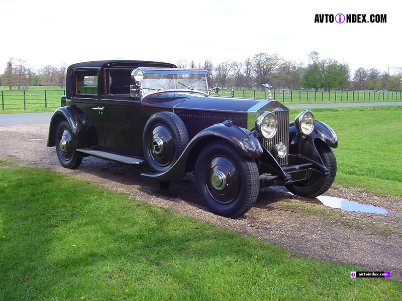 Classic black Rolls-Royce car