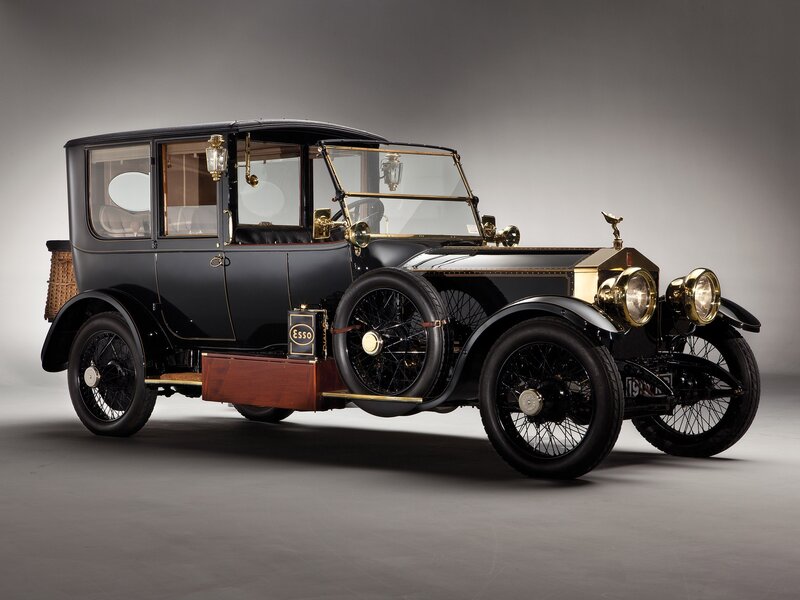 Classic black Rolls-Royce car