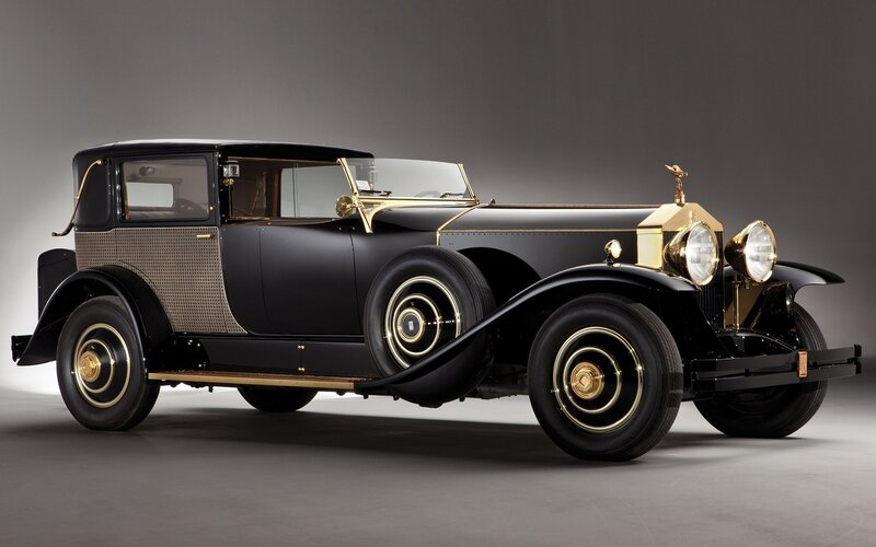 Classic black Rolls-Royce car