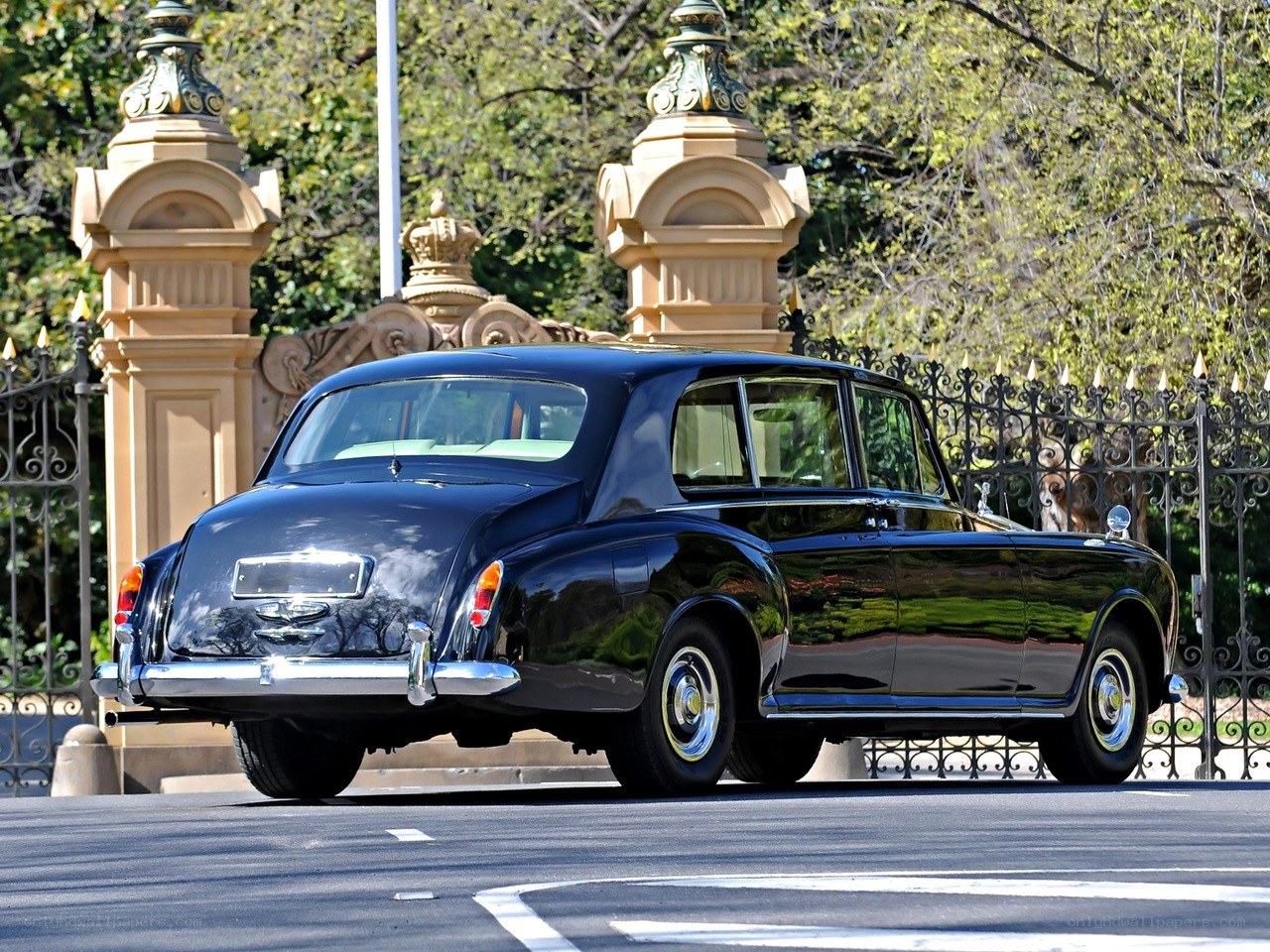 Classic black Rolls-Royce car