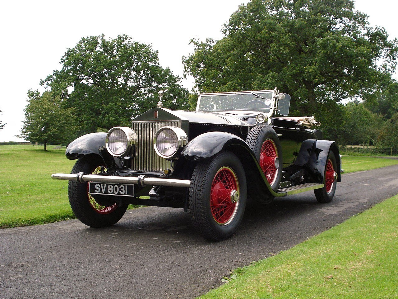 Classic black Rolls-Royce car